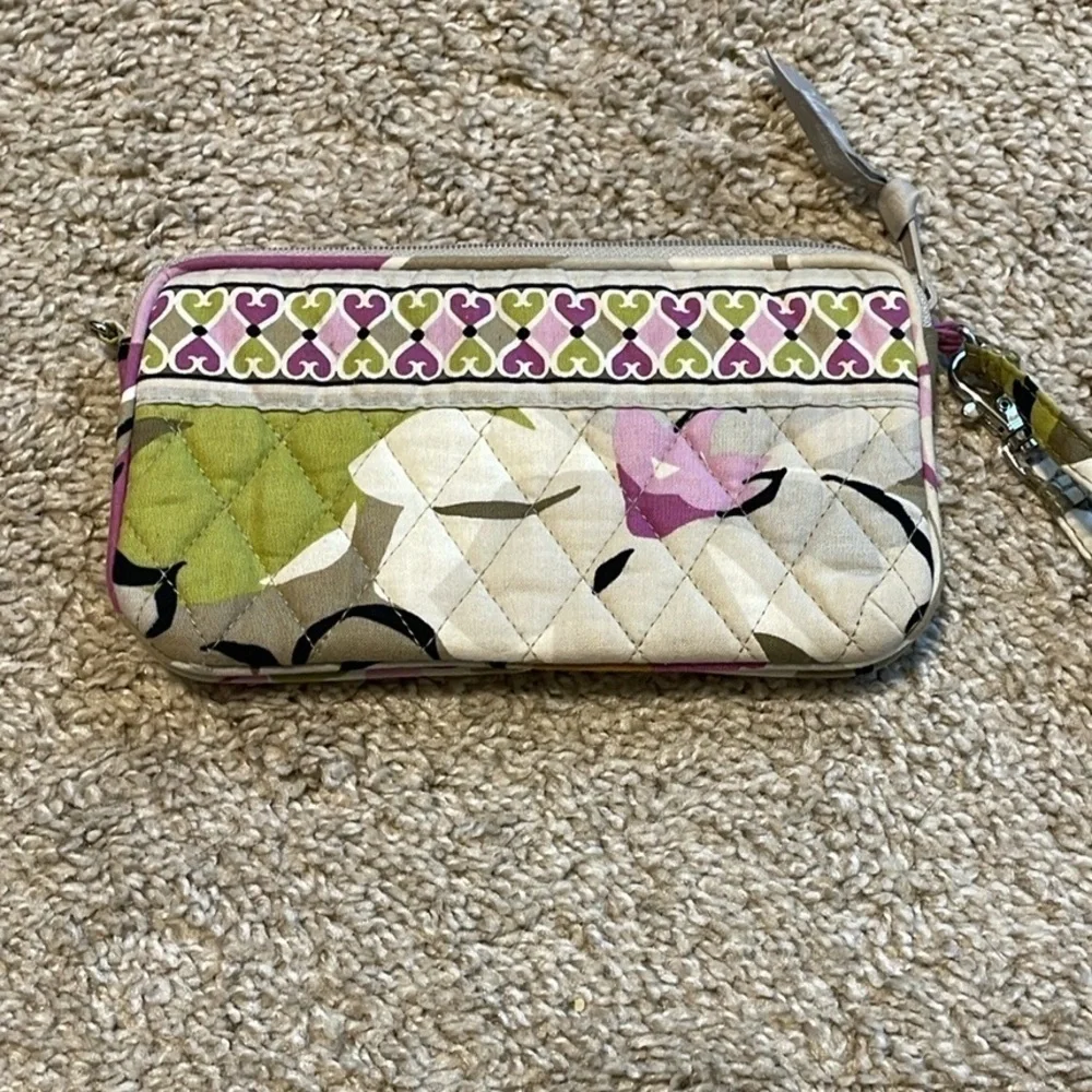 Vera Bradley Wristlet In Portobello Road Inside Zipper Pocket And 4 Card Slots